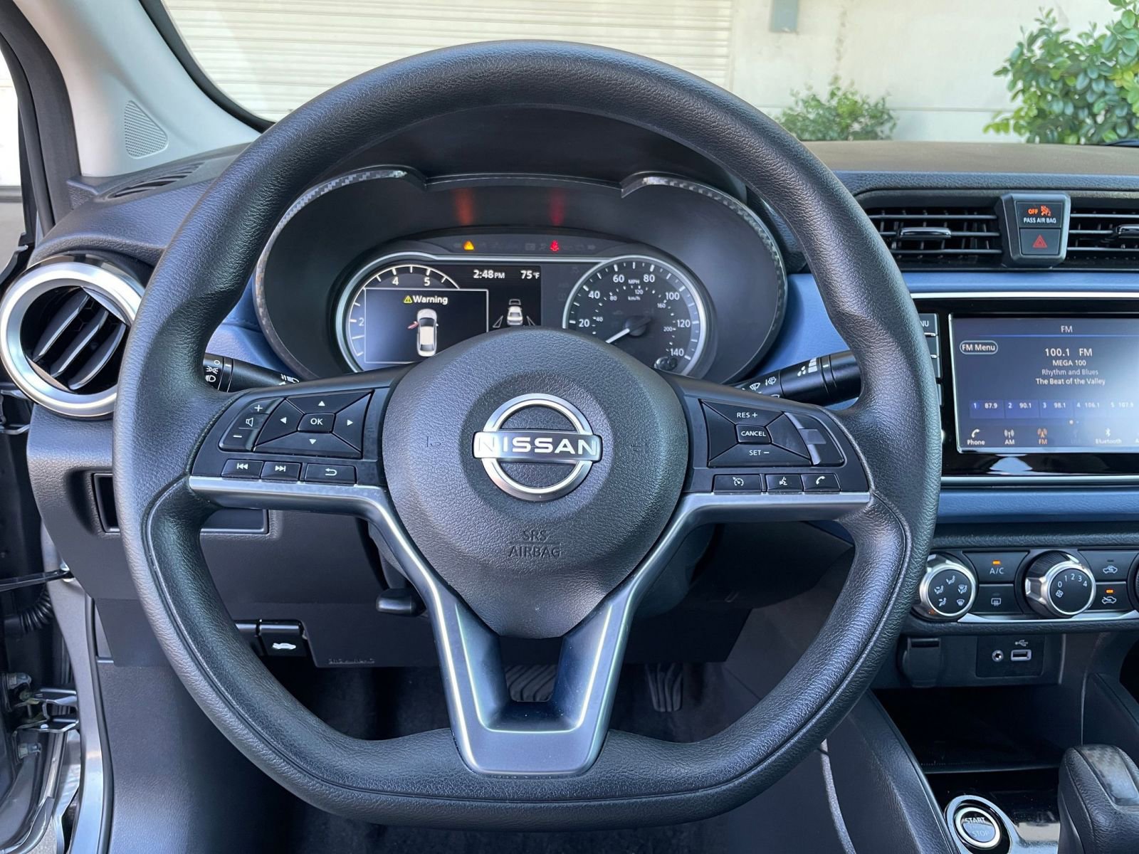 Used 2025 Nissan Versa SV image 27