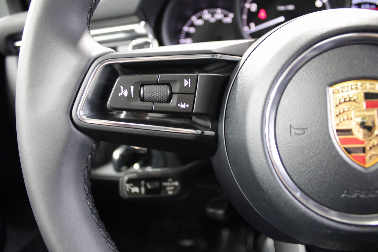 New 2026 Porsche Macan image 28