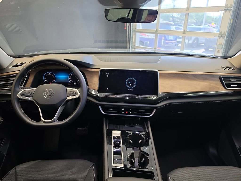 Used 2025 Volkswagen Atlas SE image 17