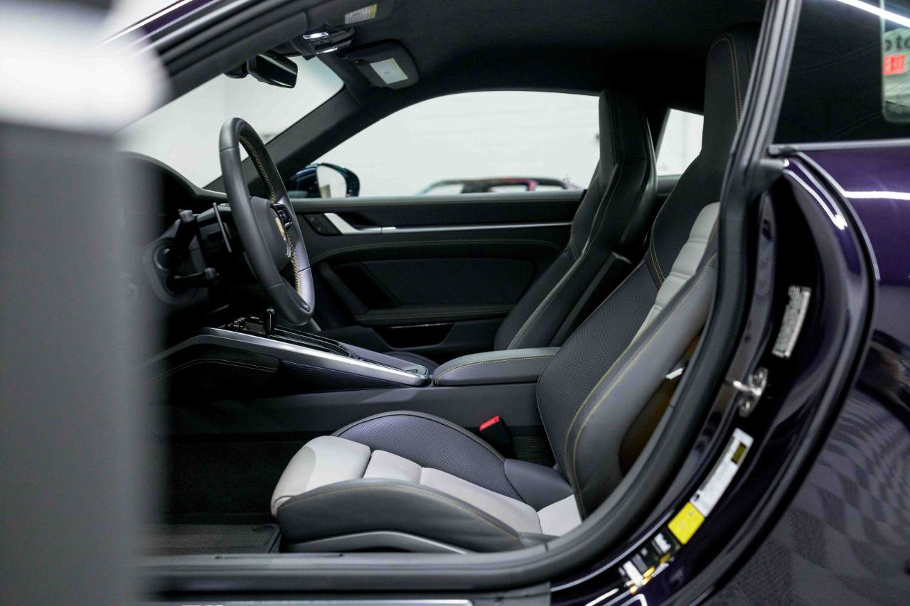 Used 2022 Porsche 911 Turbo S AWD/4WD image 40