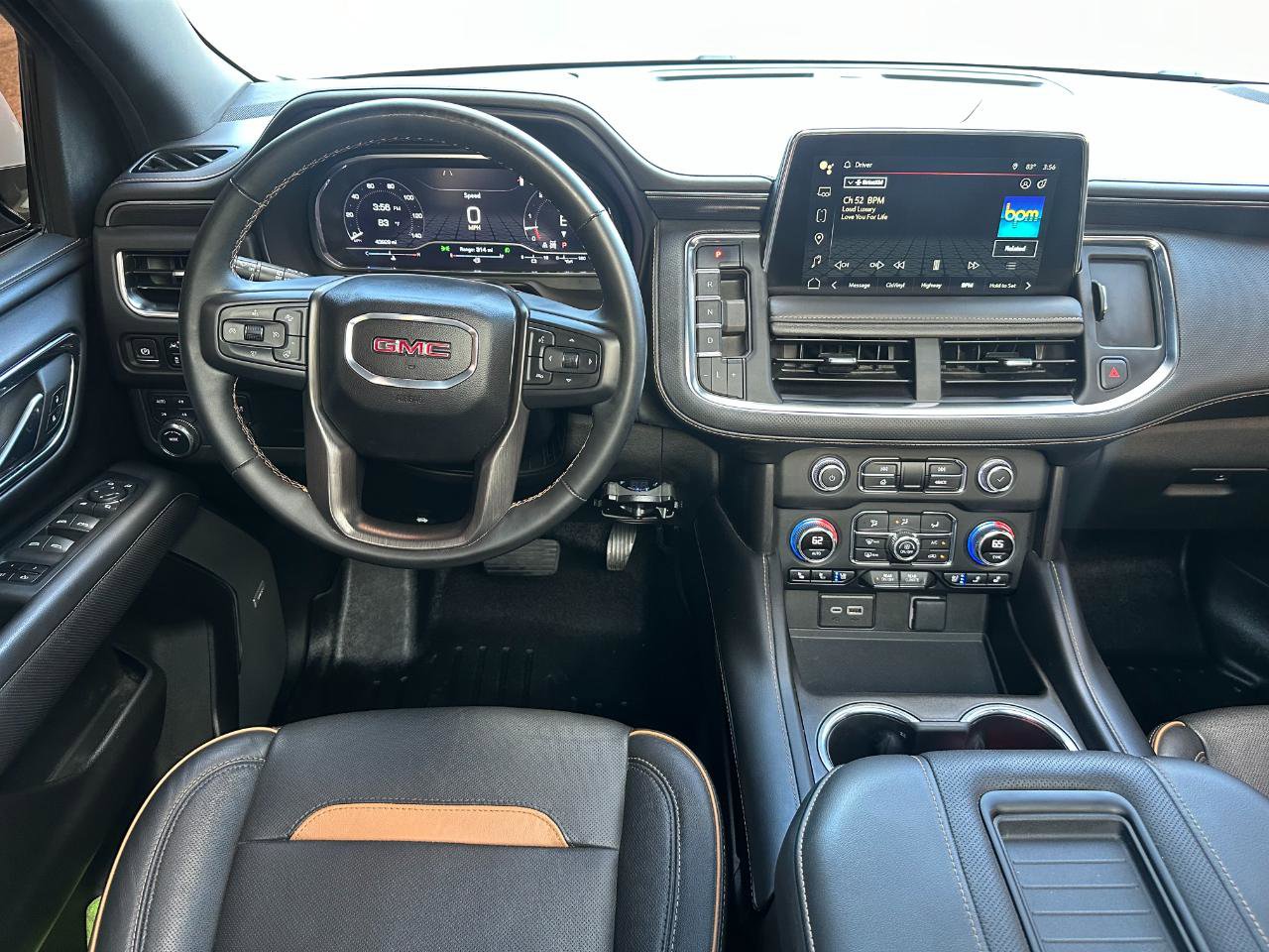 Used 2023 GMC Yukon XL AT4 image 41