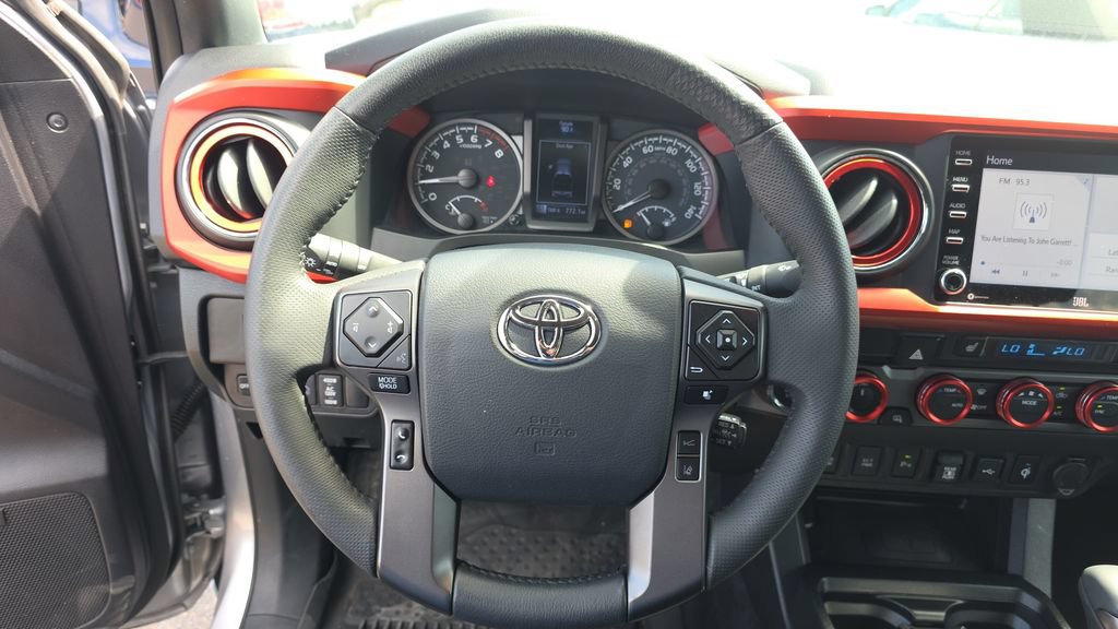 Used 2020 Toyota Tacoma TRD Sport w/ TRD Premium Sport Package AWD/4WD image 16
