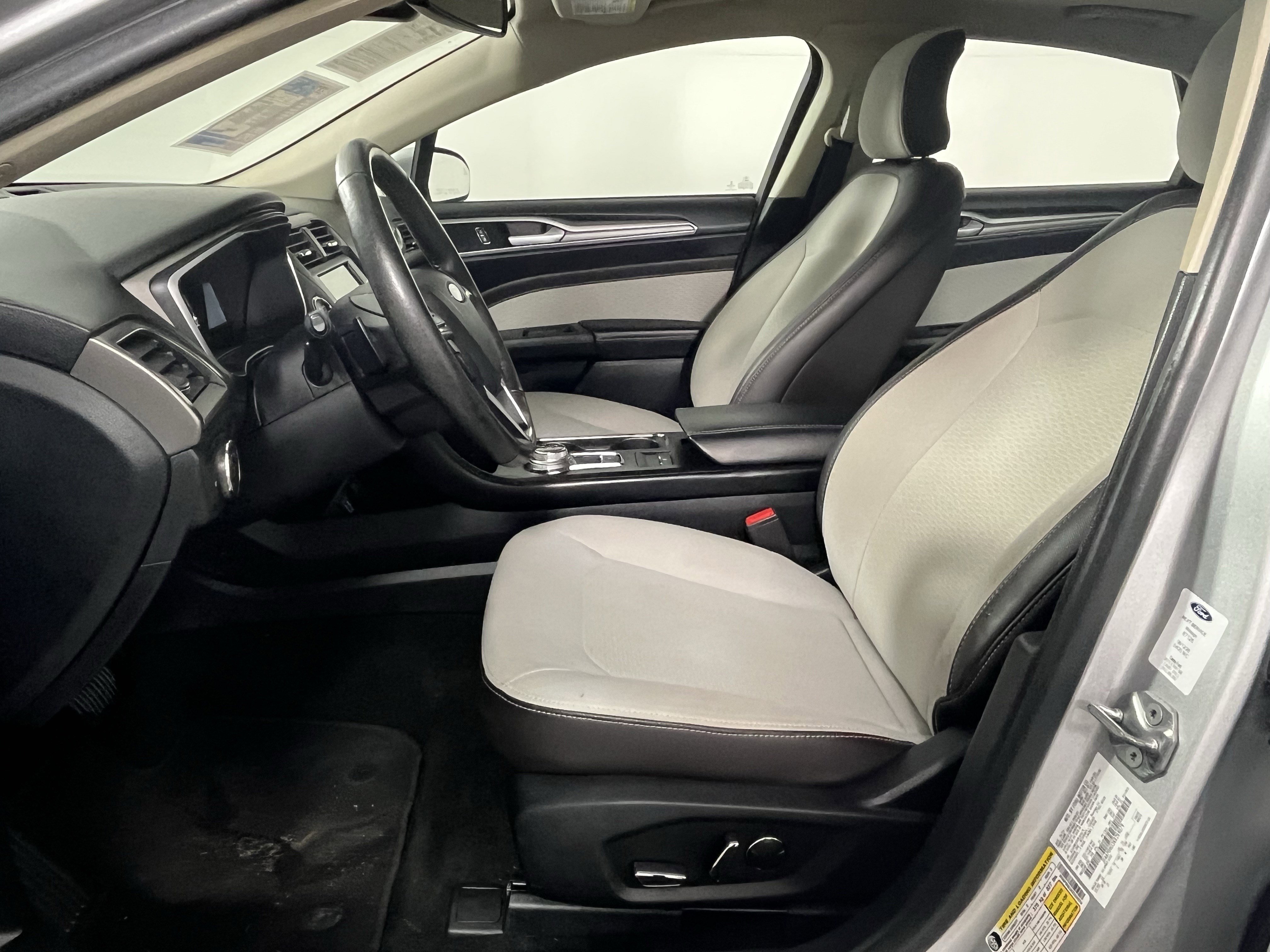 Used 2019 Ford Fusion SE w/ Equipment Group 151A image 10