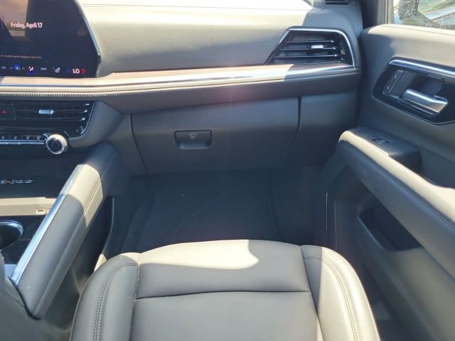 Used 2026 Chevrolet Tahoe LT RWD image 12