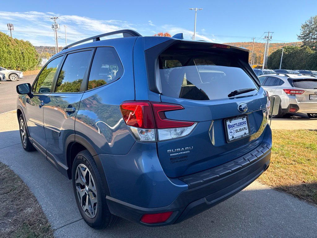 Used 2019 Subaru Forester Premium w/ All-Weather Package AWD/4WD image 6