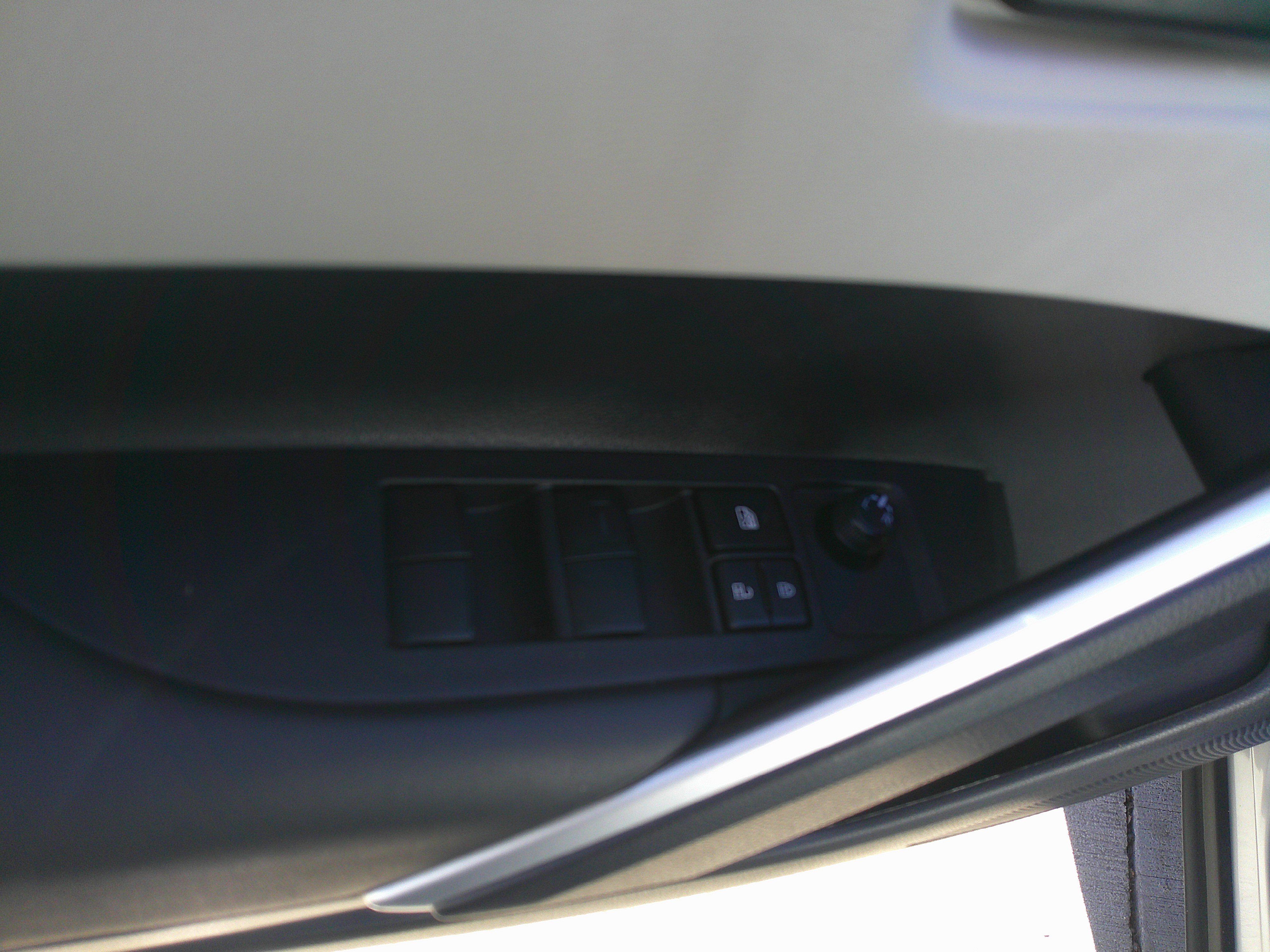 Used 2025 Toyota Corolla Cross L image 18