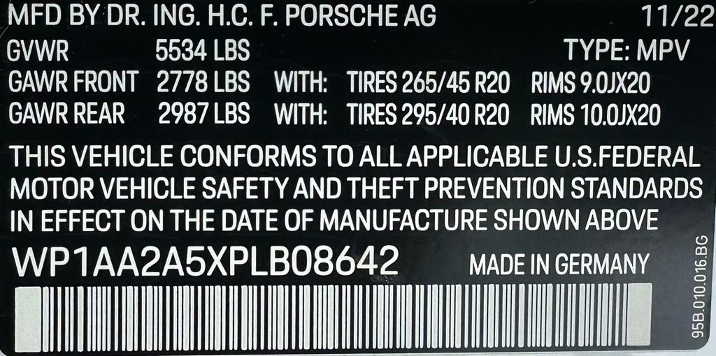 Used 2023 Porsche Macan AWD/4WD image 39