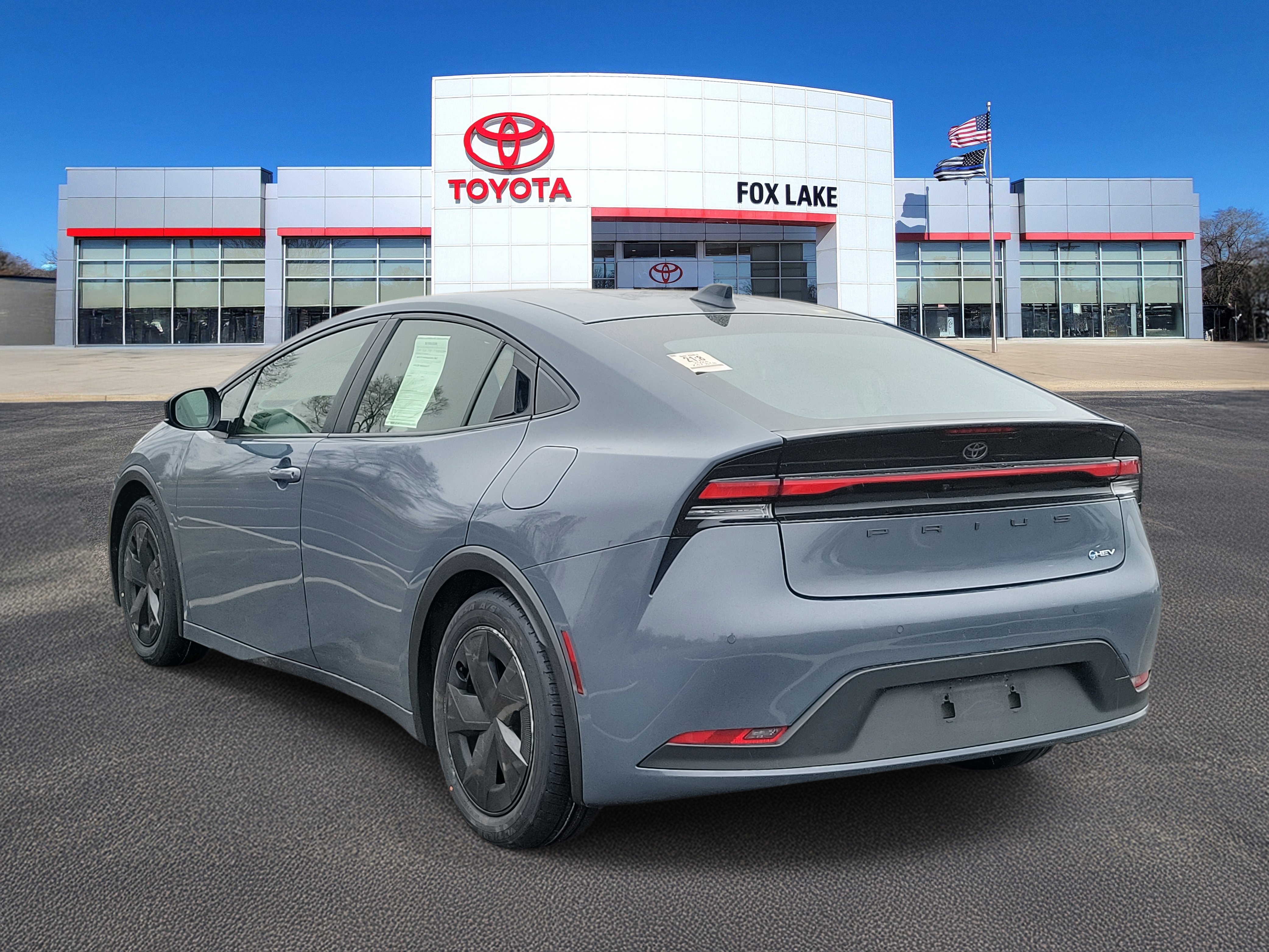 Used 2024 Toyota Prius LE video 3