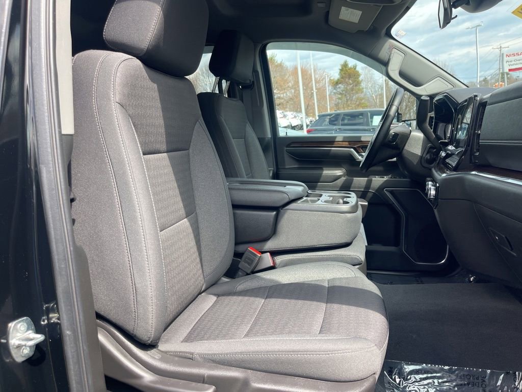 Used 2024 GMC Sierra 2500 SLE w/ SLE Value Package; image 15