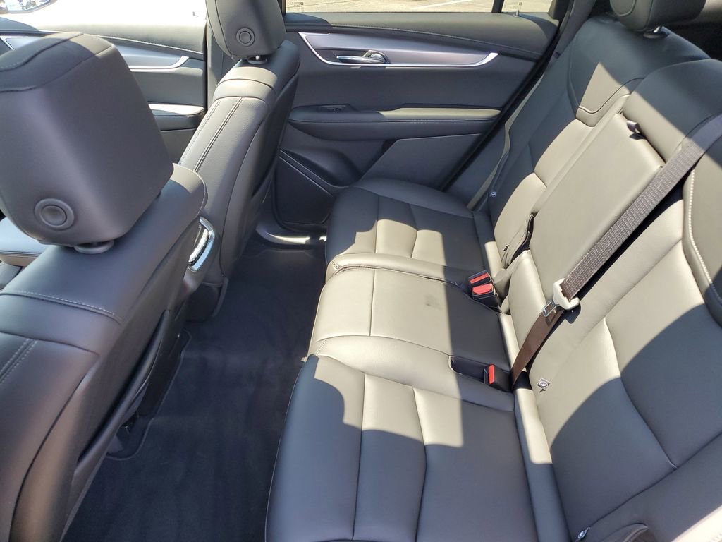 Used 2025 Cadillac XT6 Luxury AWD/4WD image 25