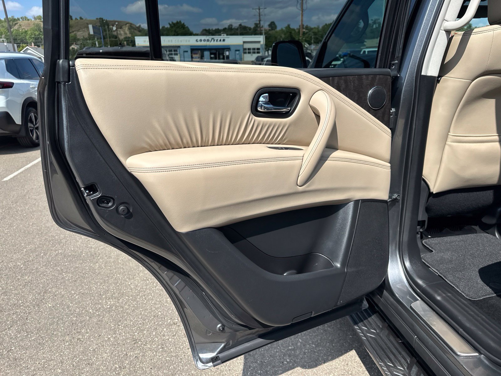 Used 2024 Nissan Armada Platinum w/ Cargo Package AWD/4WD image 29