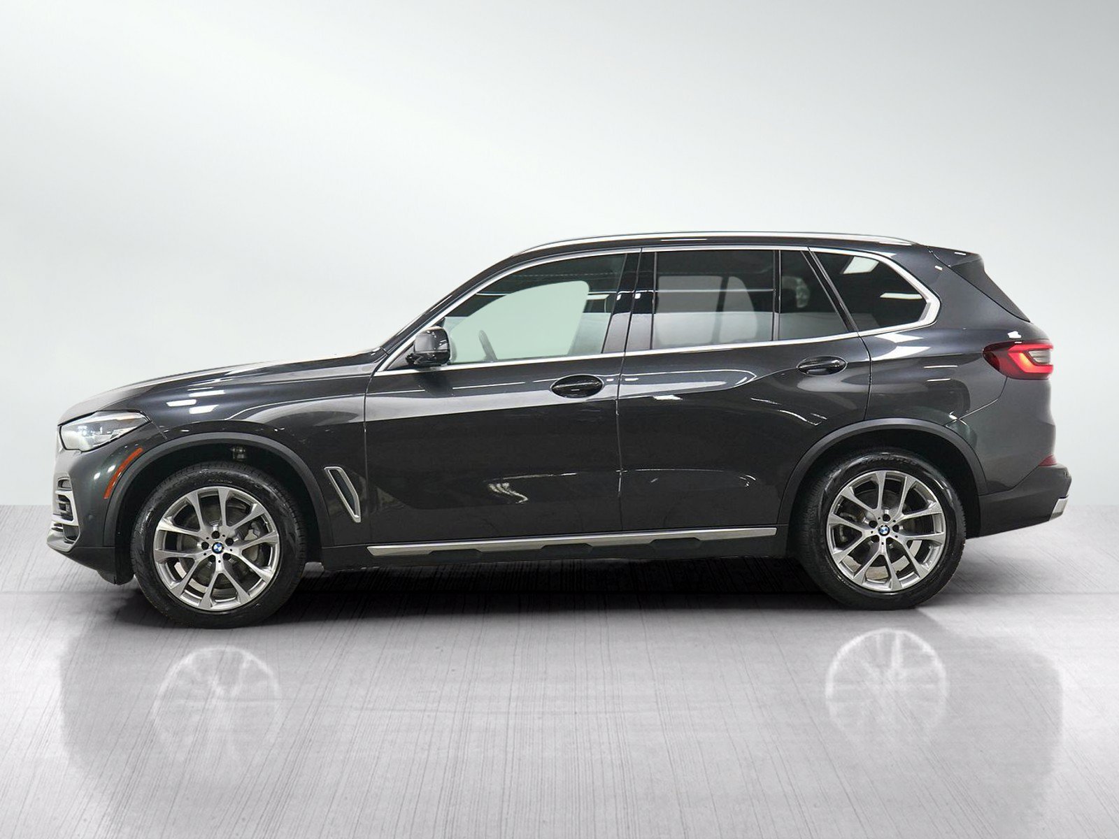 Used 2023 BMW X5 xDrive40i AWD/4WD image 2