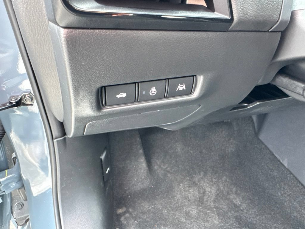 New 2026 Nissan Sentra SR w/ SR Premium Package FWD image 11