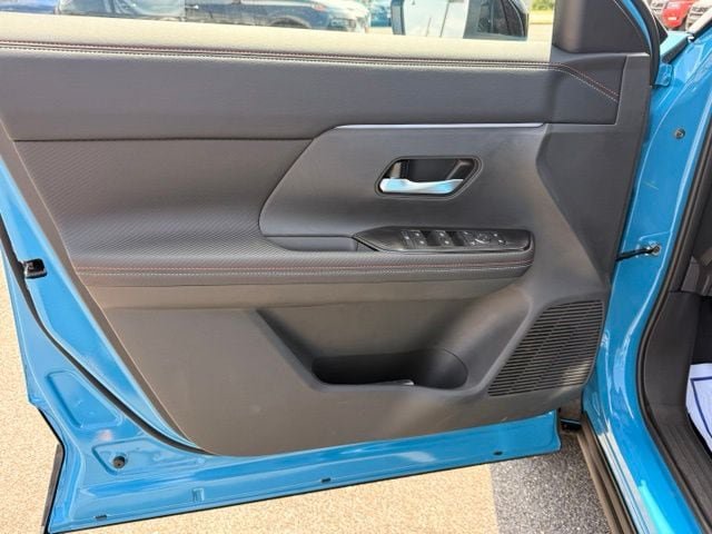 New 2026 Nissan Kicks SR w/ SR Premium Package AWD/4WD image 10