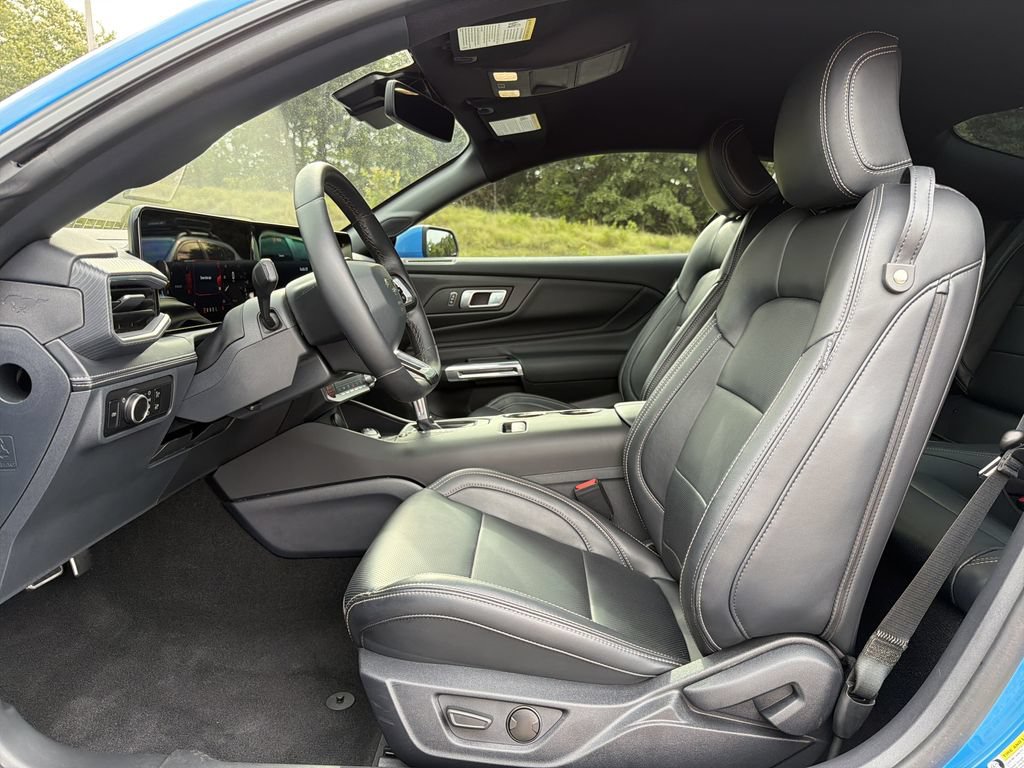 Used 2025 Ford Mustang Premium RWD image 11