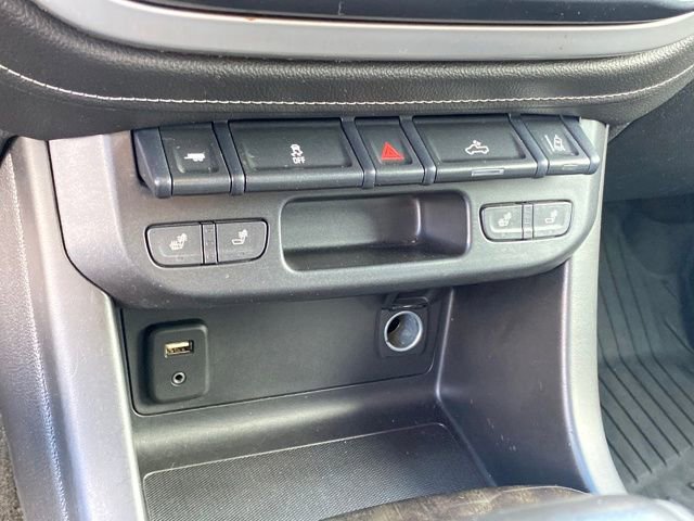 Certified 2017 GMC Canyon SLT w/ Driver Alert Package image 14