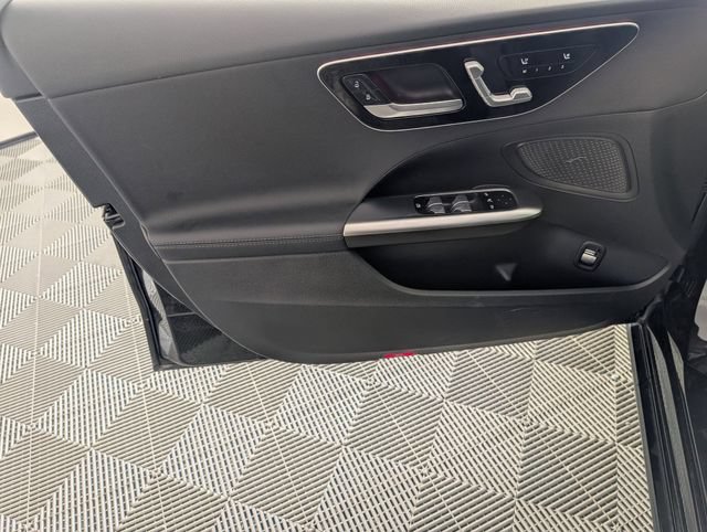 Used 2024 Mercedes-Benz C 300 Sedan image 9