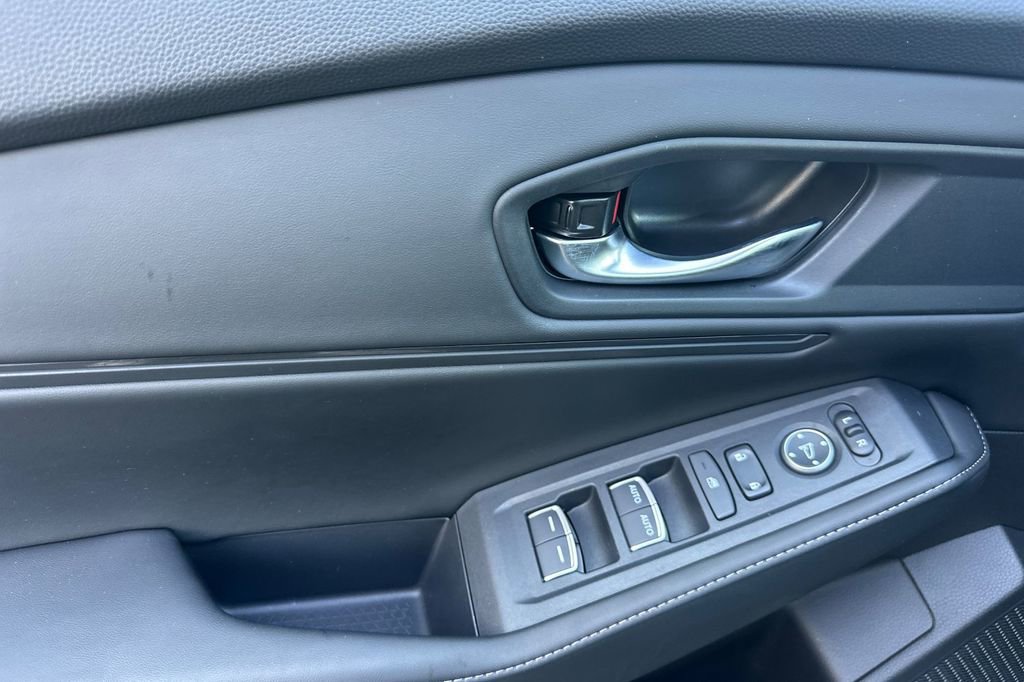 Used 2025 Honda Accord Sport image 11