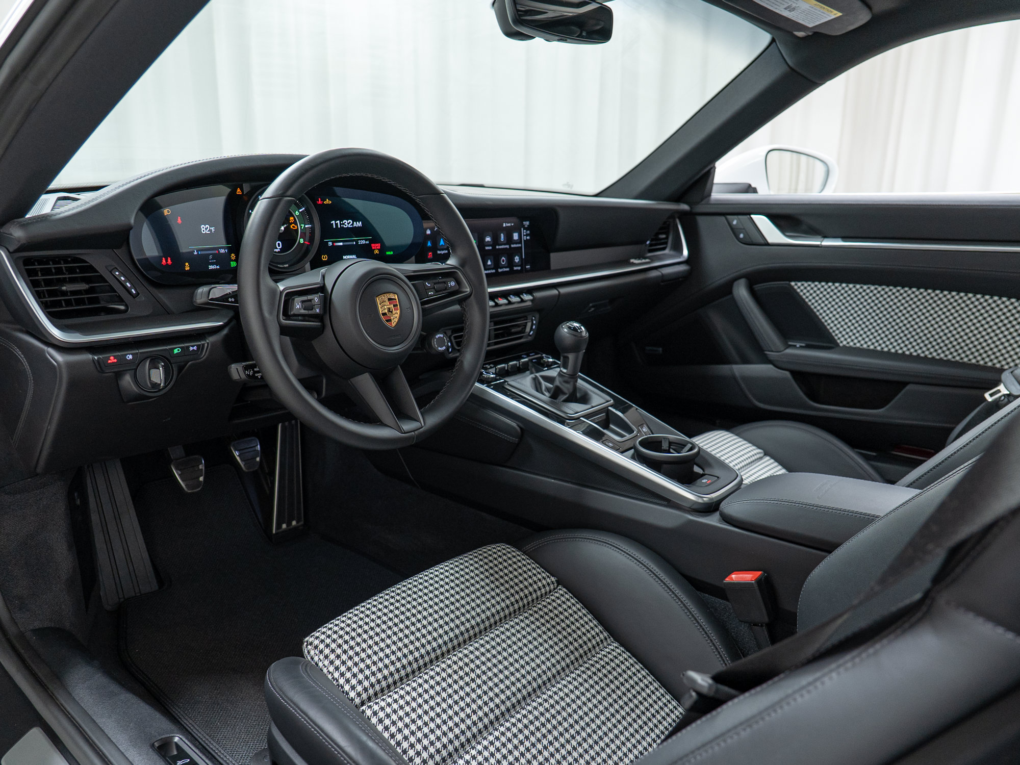 Certified 2024 Porsche 911 Carrera S RWD image 18
