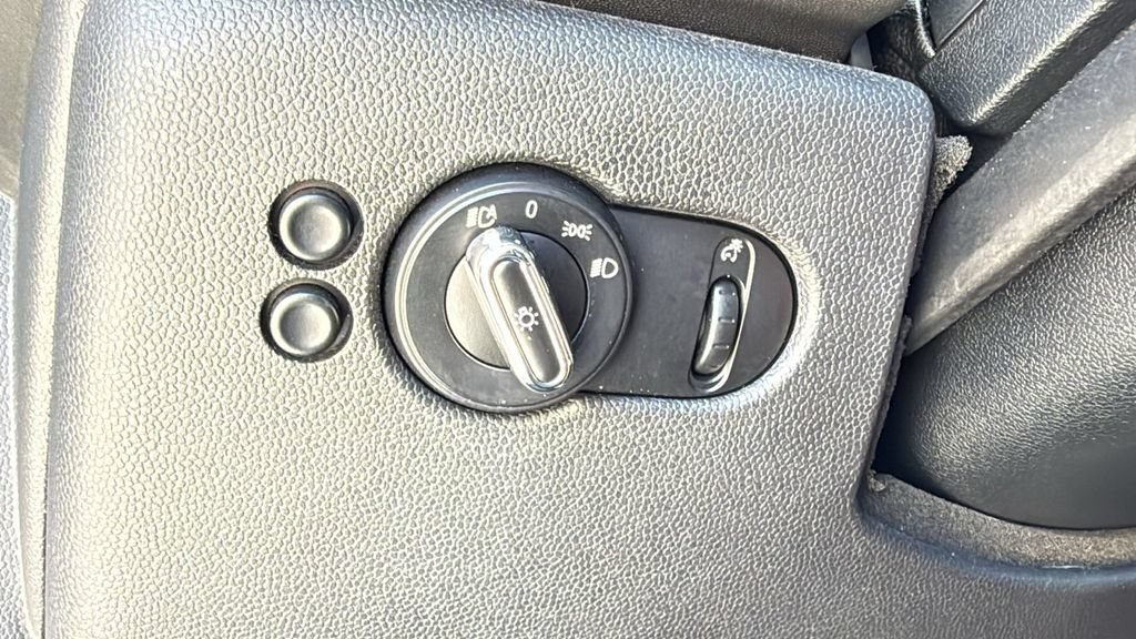 Used 2019 MINI Cooper 2-Door Hardtop FWD image 35