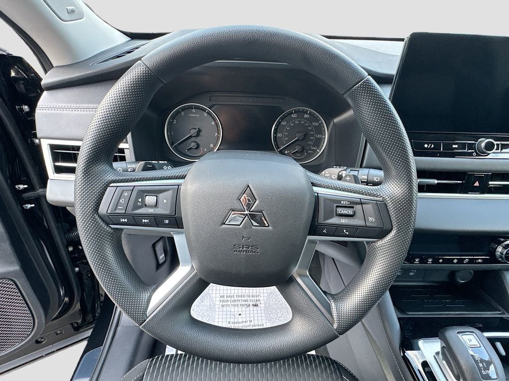 Used 2025 Mitsubishi Outlander ES image 12
