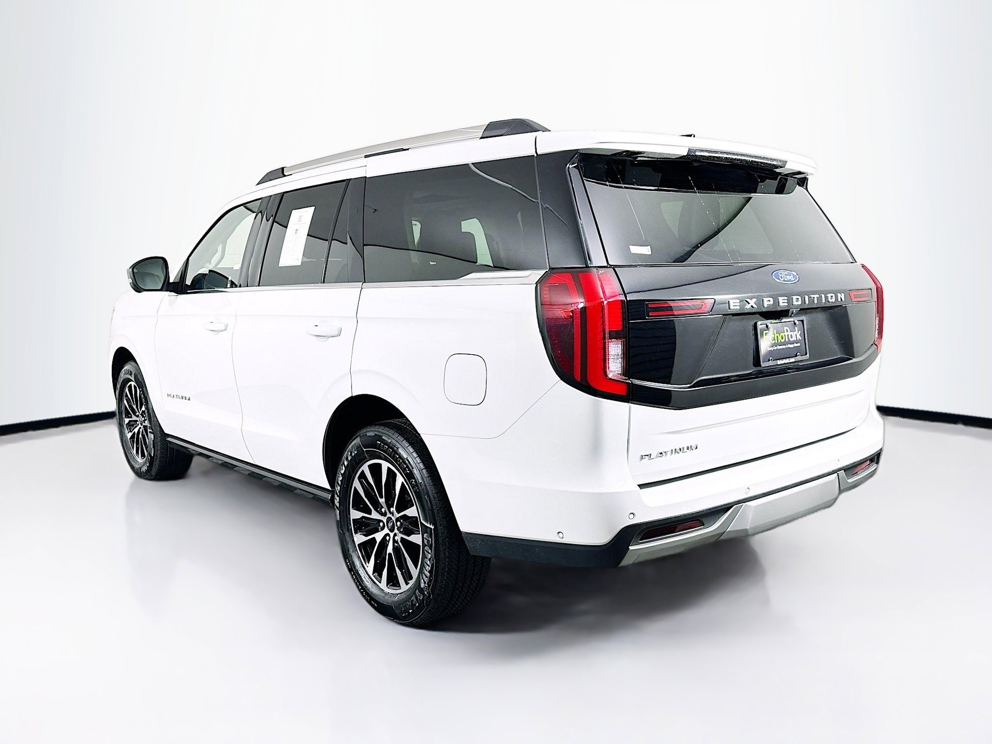 Used 2025 Ford Expedition Platinum image 5