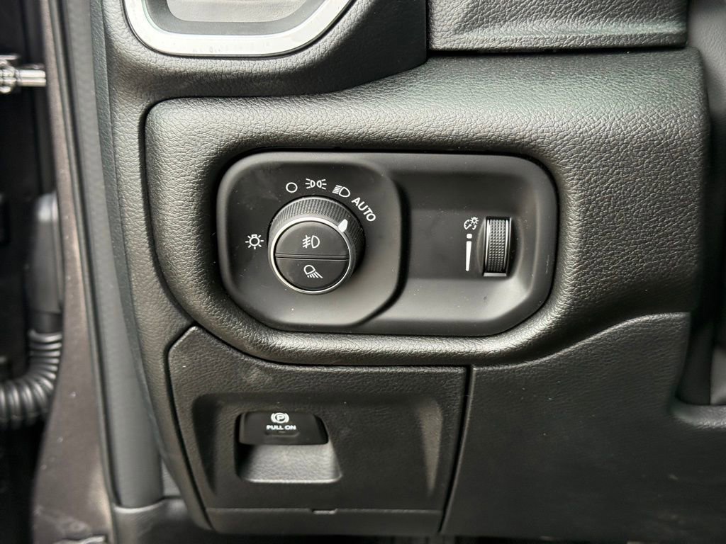 New 2026 RAM 1500 Express AWD/4WD image 19