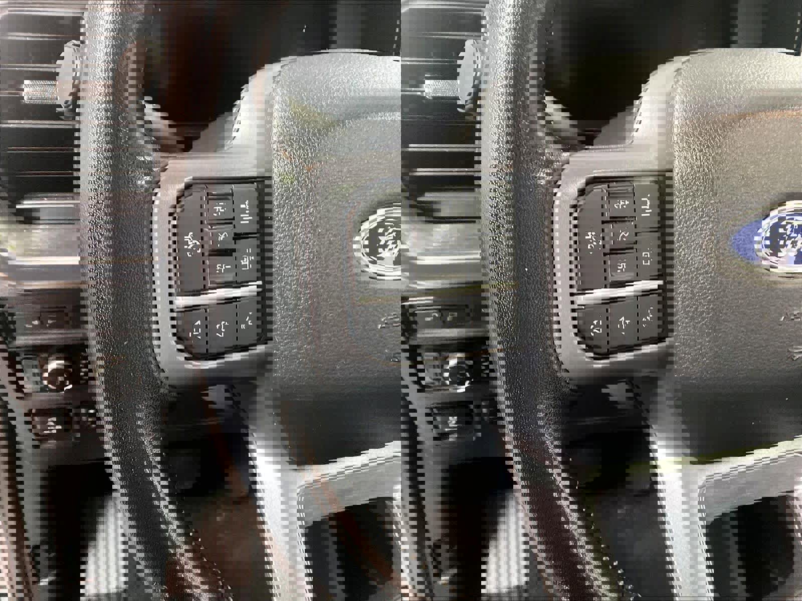 Used 2022 Ford F150 Lariat w/ Equipment Group 502A High image 47