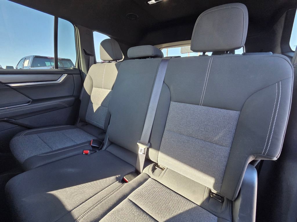 Used 2025 GMC Acadia Elevation image 25