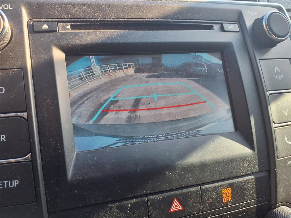 Used 2017 Toyota Camry LE image 10