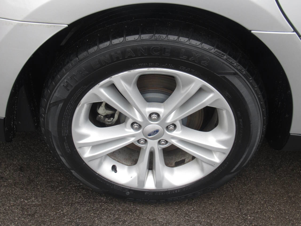Used 2015 Ford Taurus SEL w/ Equipment Group 201A AWD/4WD image 7