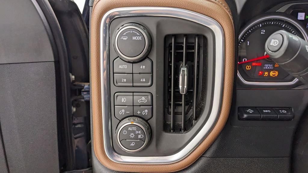 Used 2021 Chevrolet Silverado 3500 High Country image 22