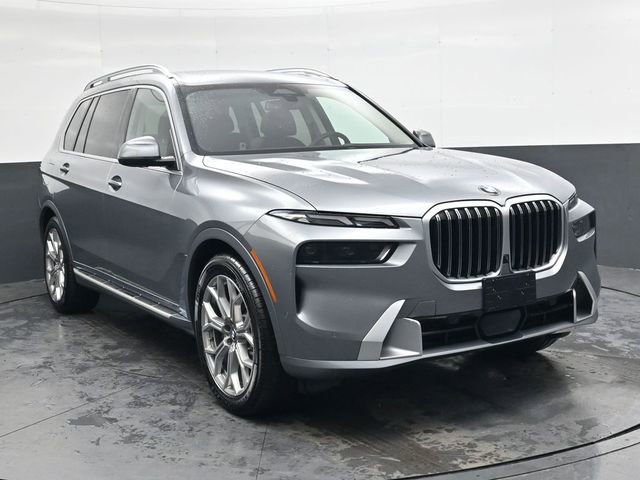 Used 2024 BMW X7 xDrive40i image 2