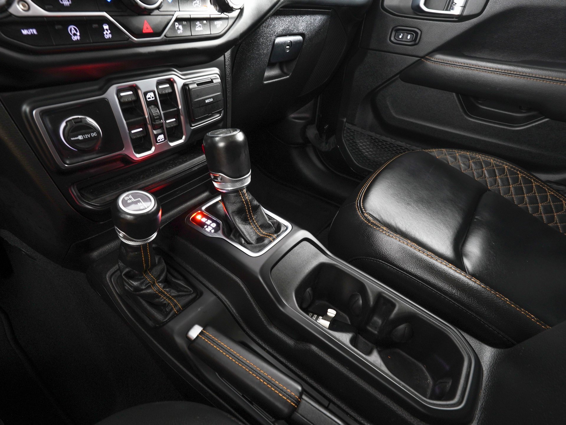 Used 2023 Jeep Gladiator Overland image 21