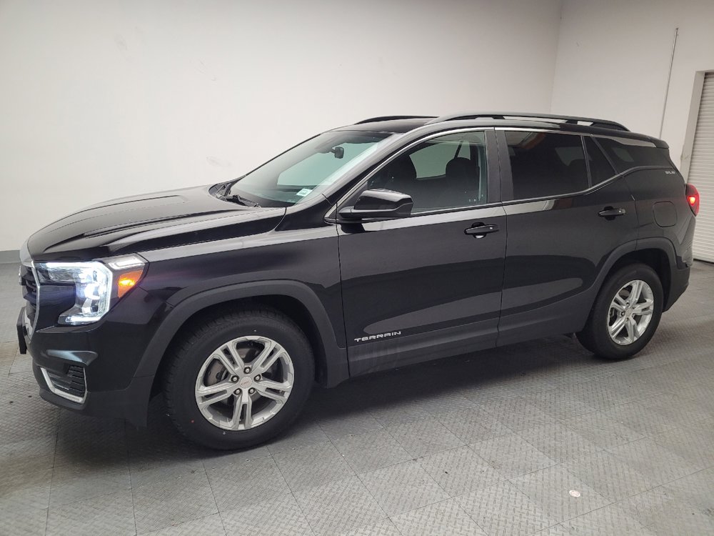 Used 2022 GMC Terrain SLE w/ Driver Convenience Package image 2