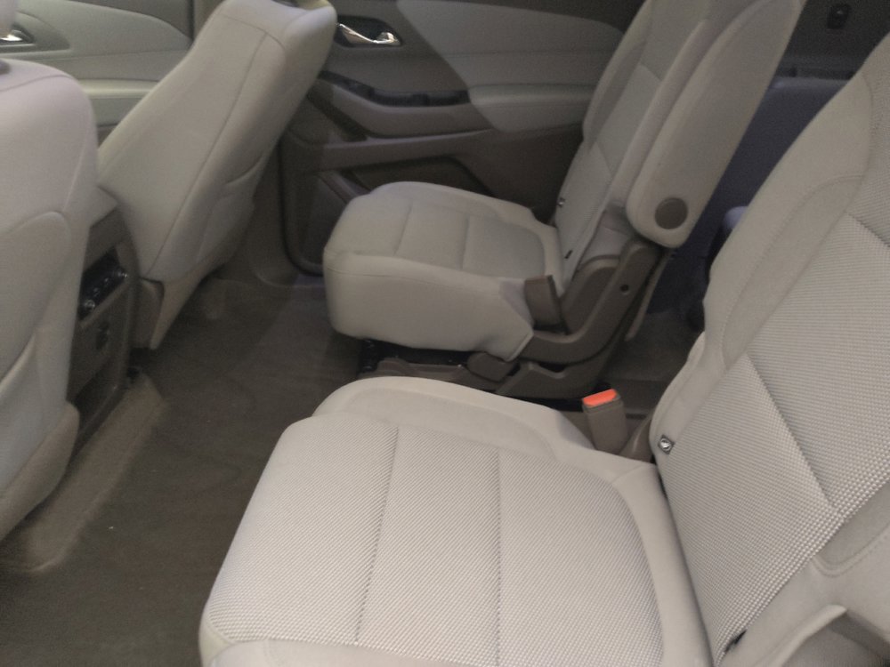 Used 2018 Chevrolet Traverse LT FWD image 18