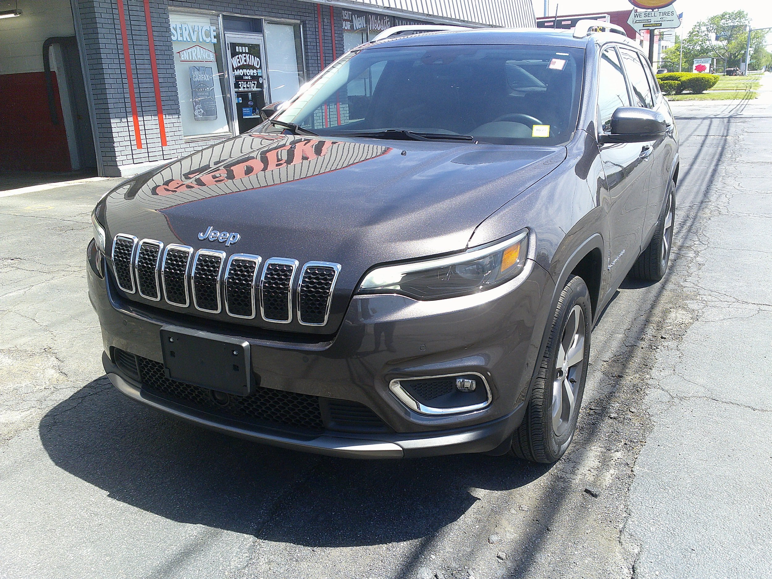 Used 2021 Jeep Cherokee Limited AWD/4WD image 3