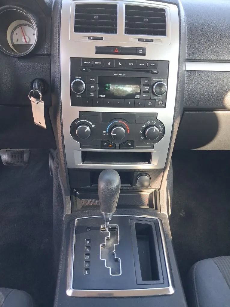 Used 2010 Dodge Charger SXT RWD image 25
