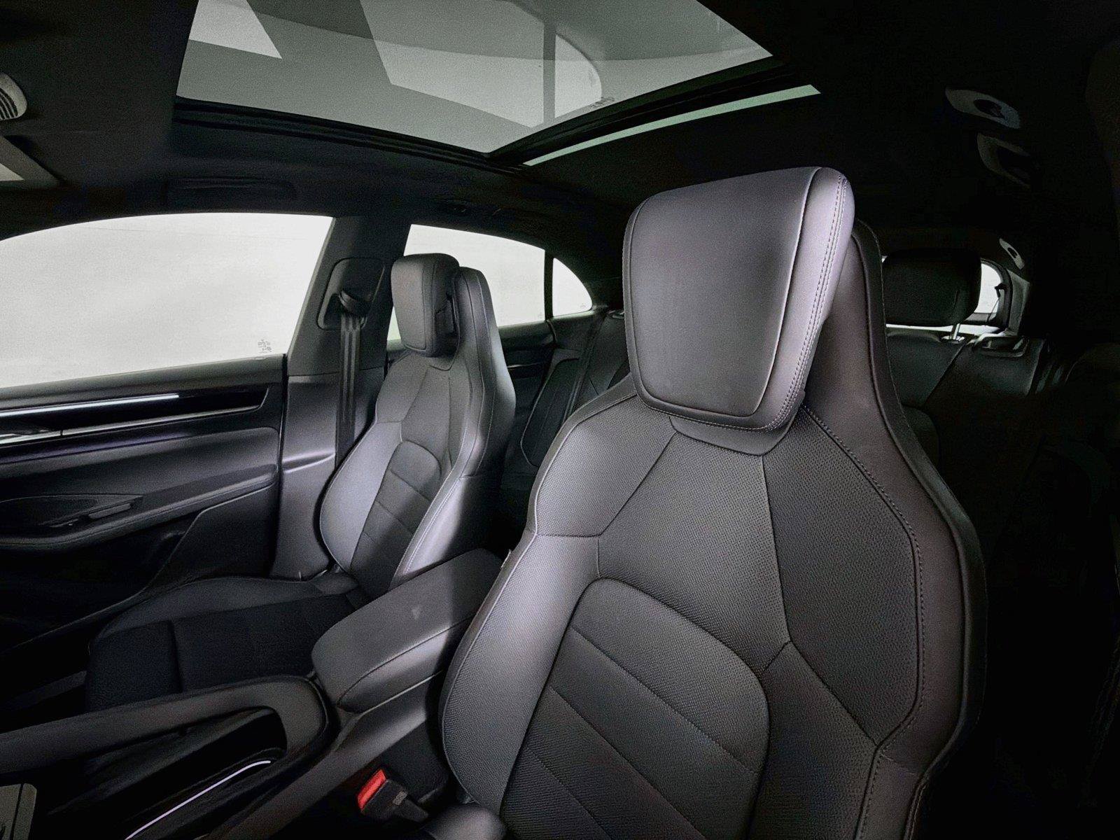 Certified 2026 Porsche Macan Electric RWD image 5