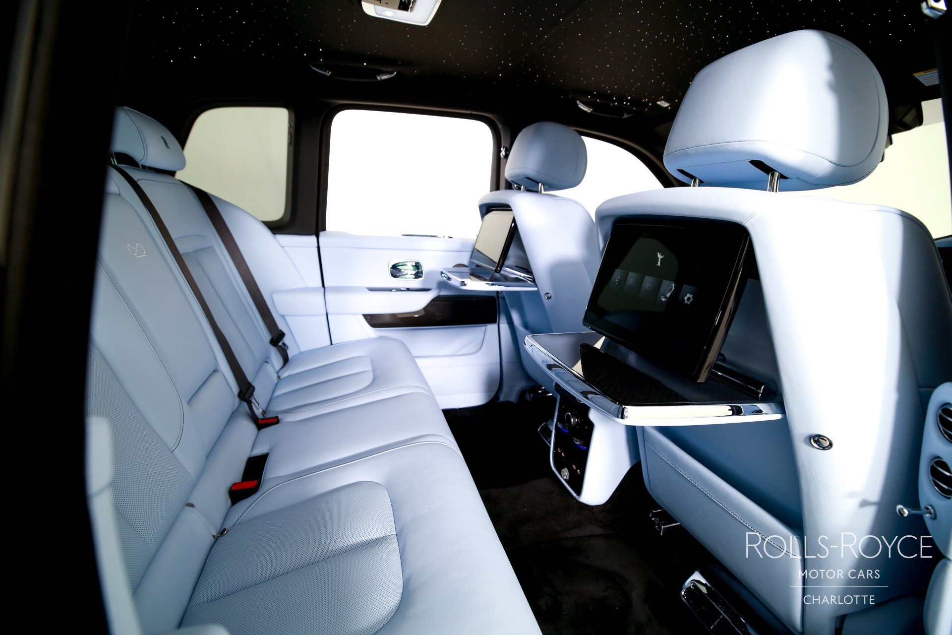 New 2026 Rolls-Royce Cullinan Black Badge image 31