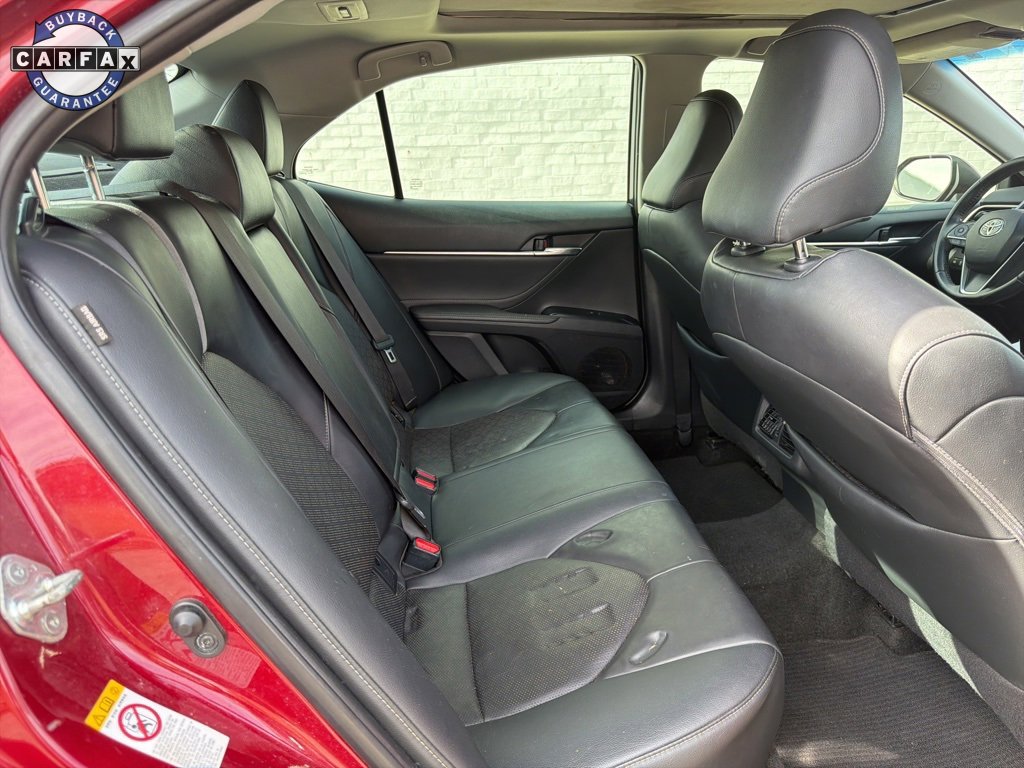 Used 2018 Toyota Camry XSE image 9