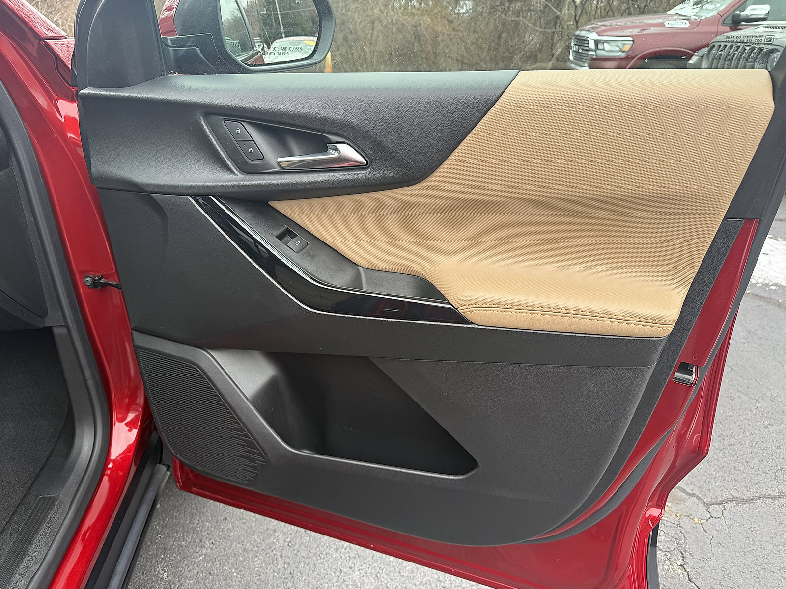 Used 2025 Chevrolet Equinox ACTIV w/ Safety and Technology Package image 15