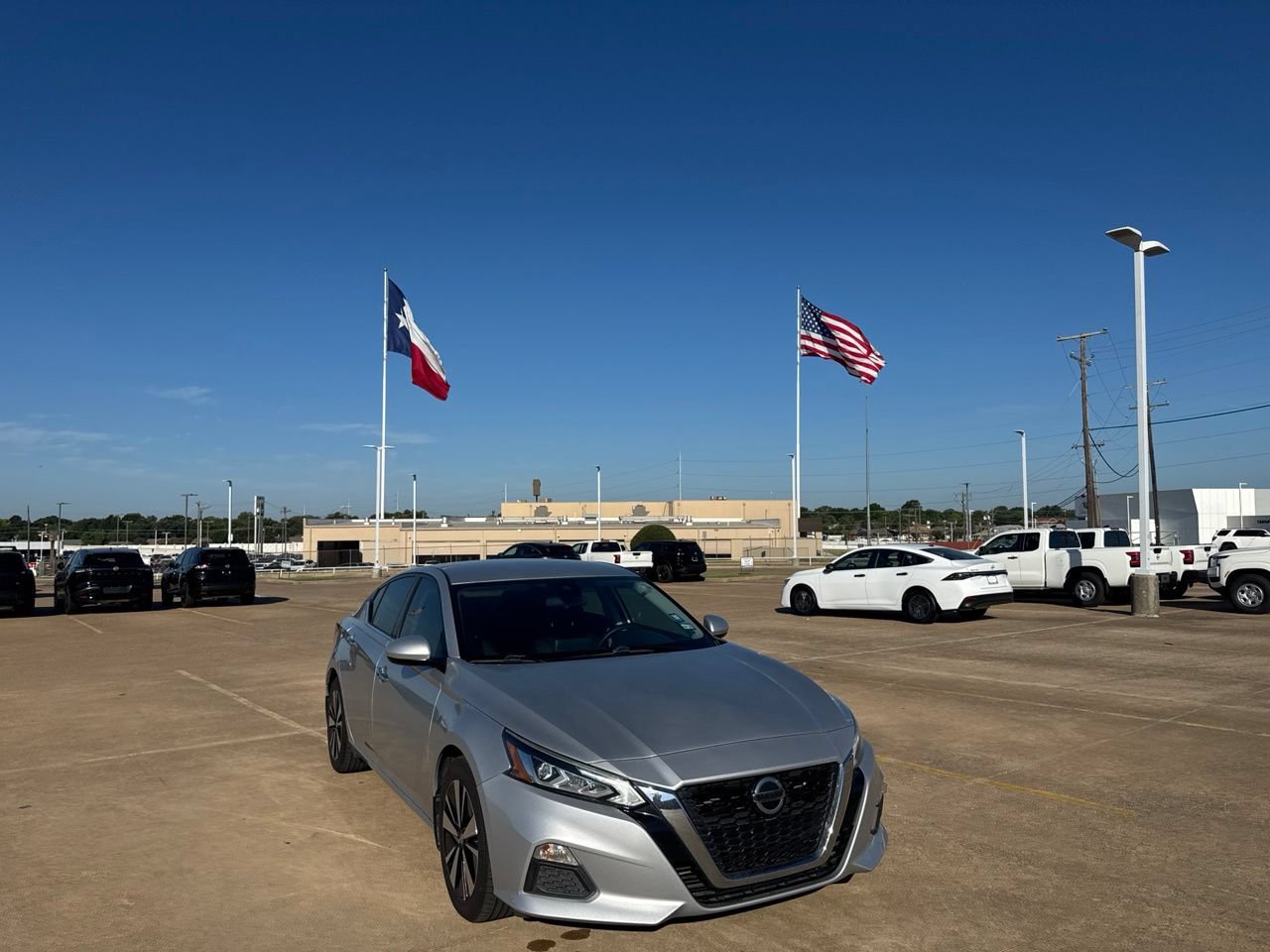 Used 2021 Nissan Altima 2.5 SV FWD image 3