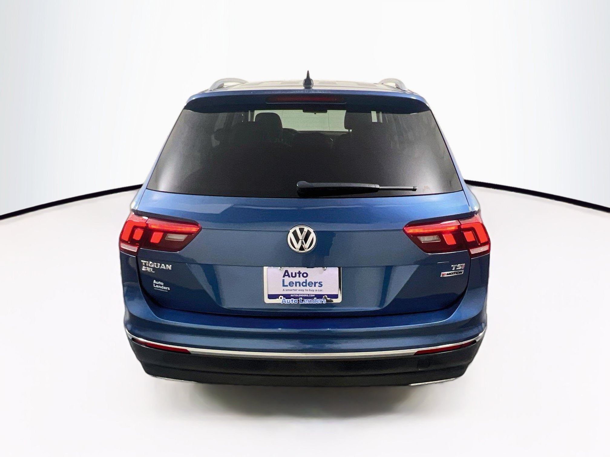 Used 2018 Volkswagen Tiguan SEL AWD/4WD image 6