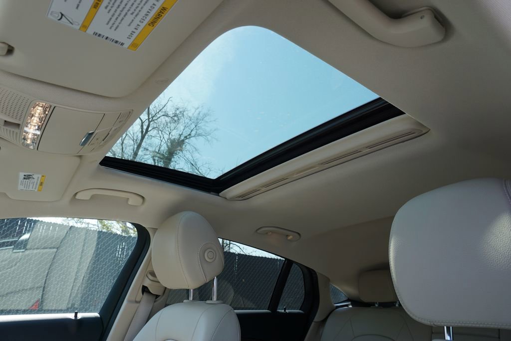 Used 2022 Mercedes-Benz GLC 300 4MATIC Coupe image 17