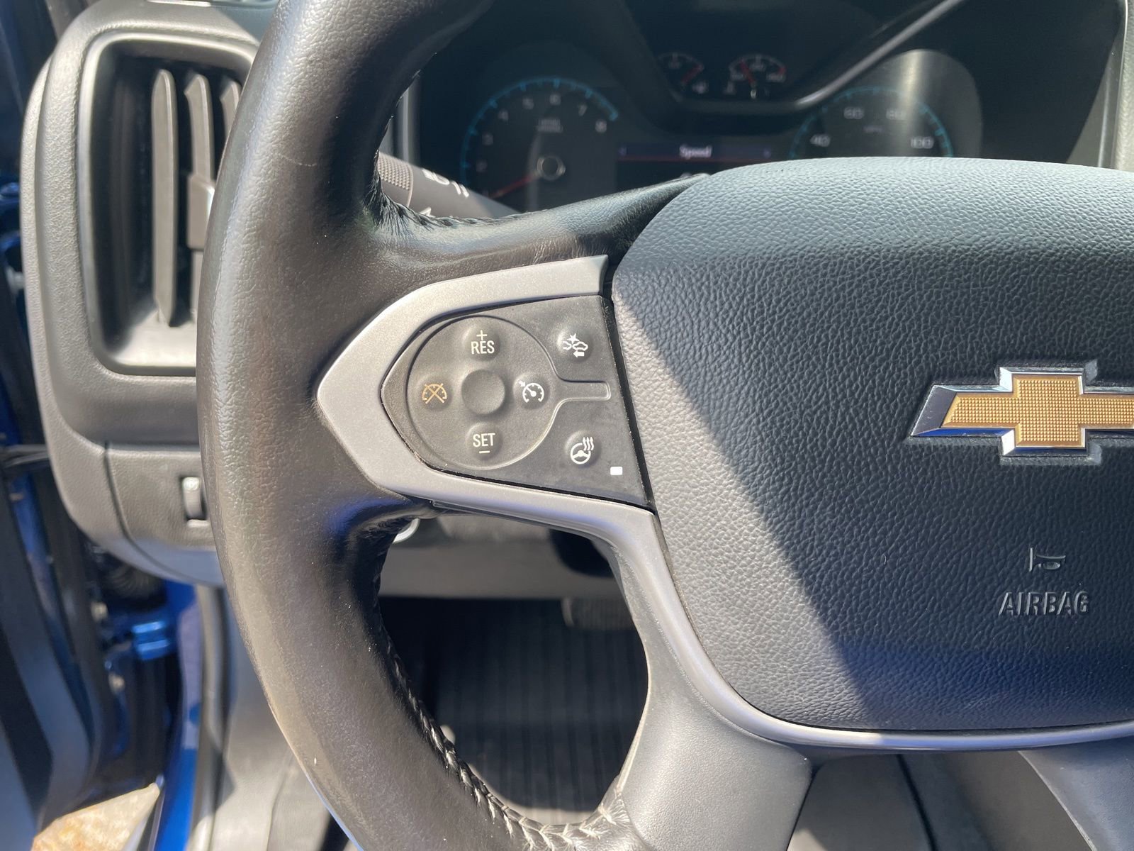 Used 2020 Chevrolet Colorado LT w/ Safety Package image 14