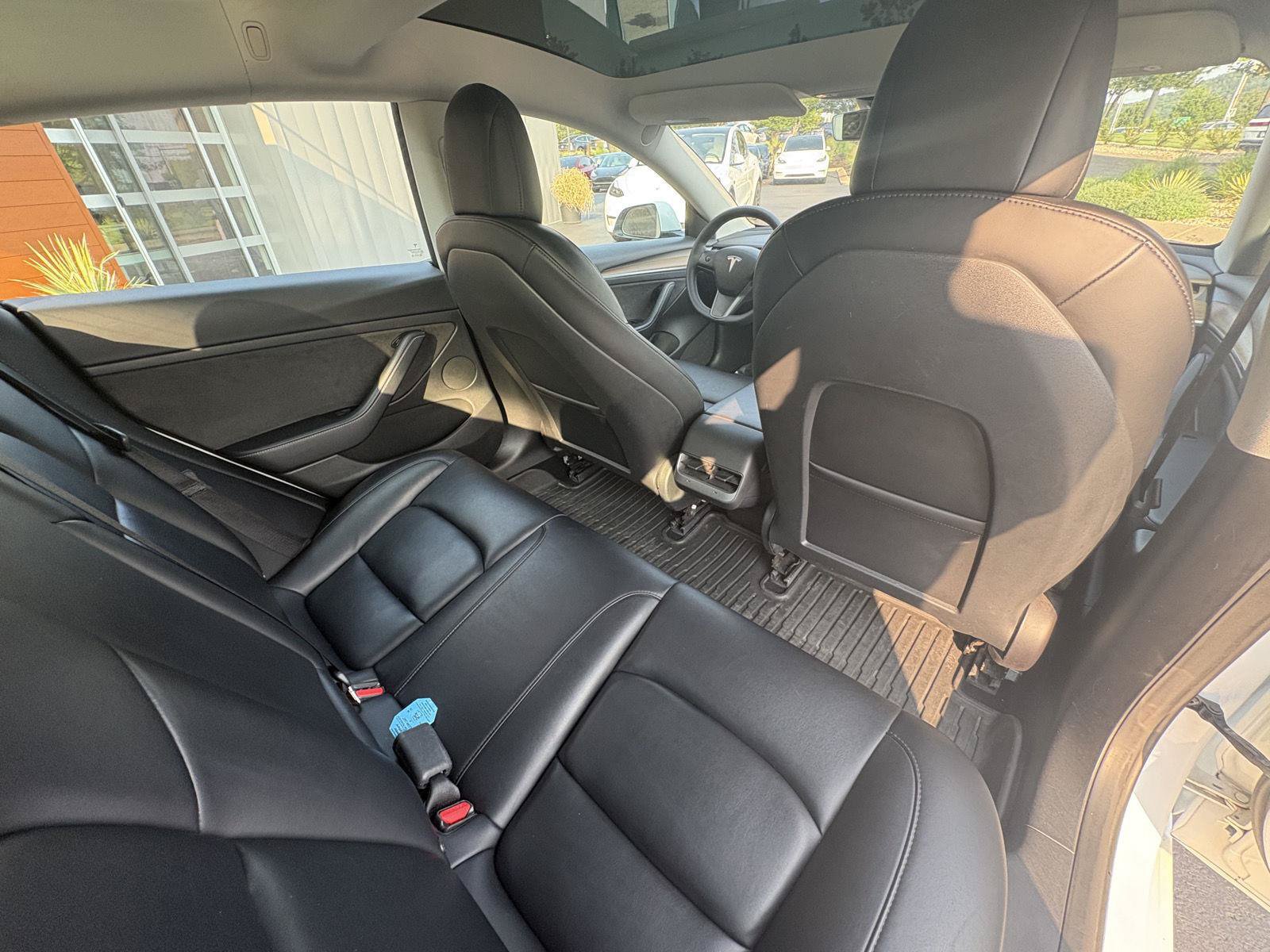 Used 2022 Tesla Model 3 Long Range AWD/4WD image 17