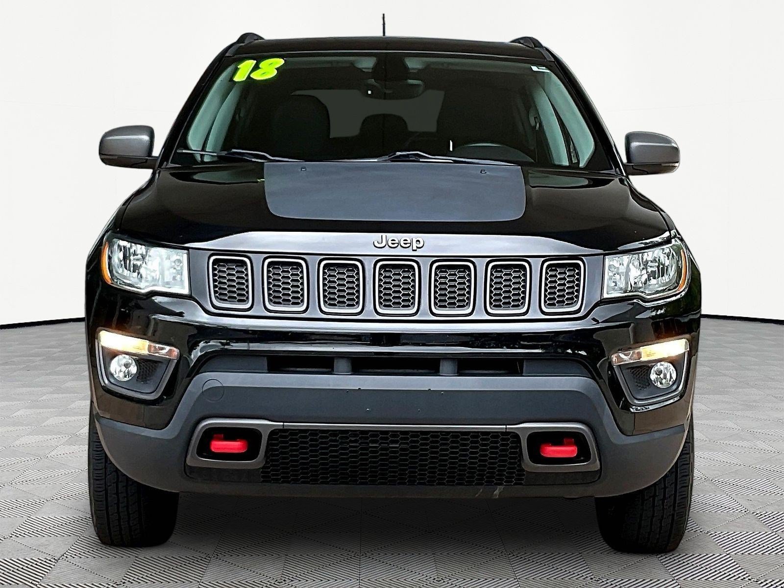 Used 2018 Jeep Compass Trailhawk w/ Leather Interior Group AWD/4WD image 2