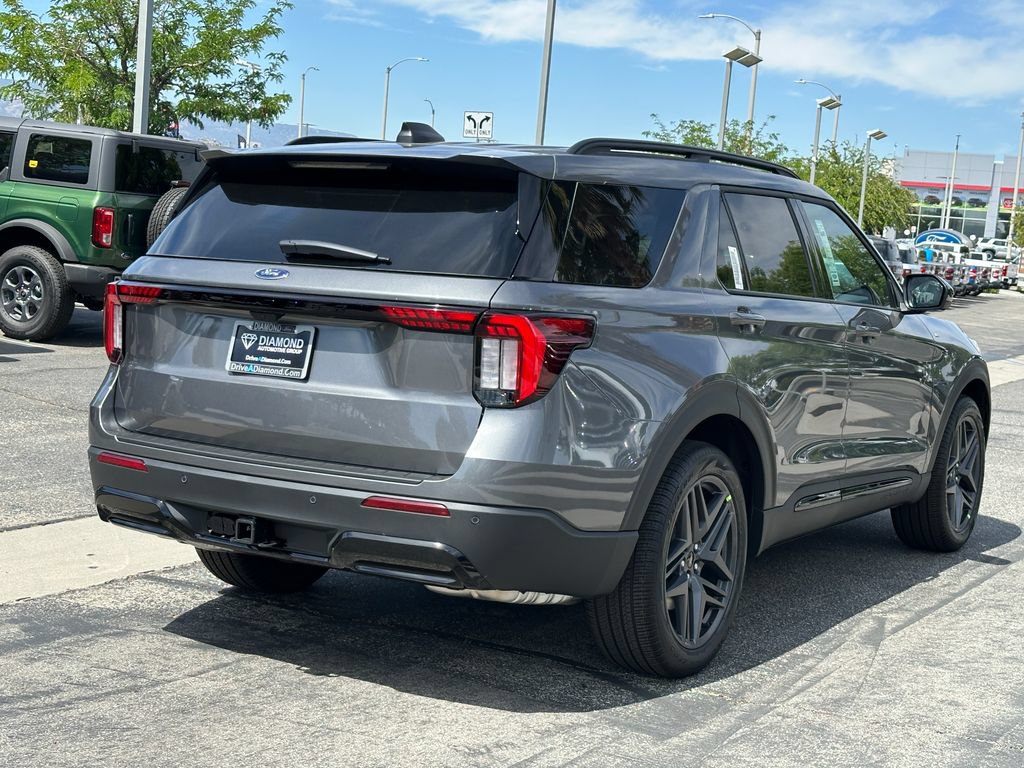 New 2026 Ford Explorer ST-Line w/ ST-Line Street Pack RWD image 7
