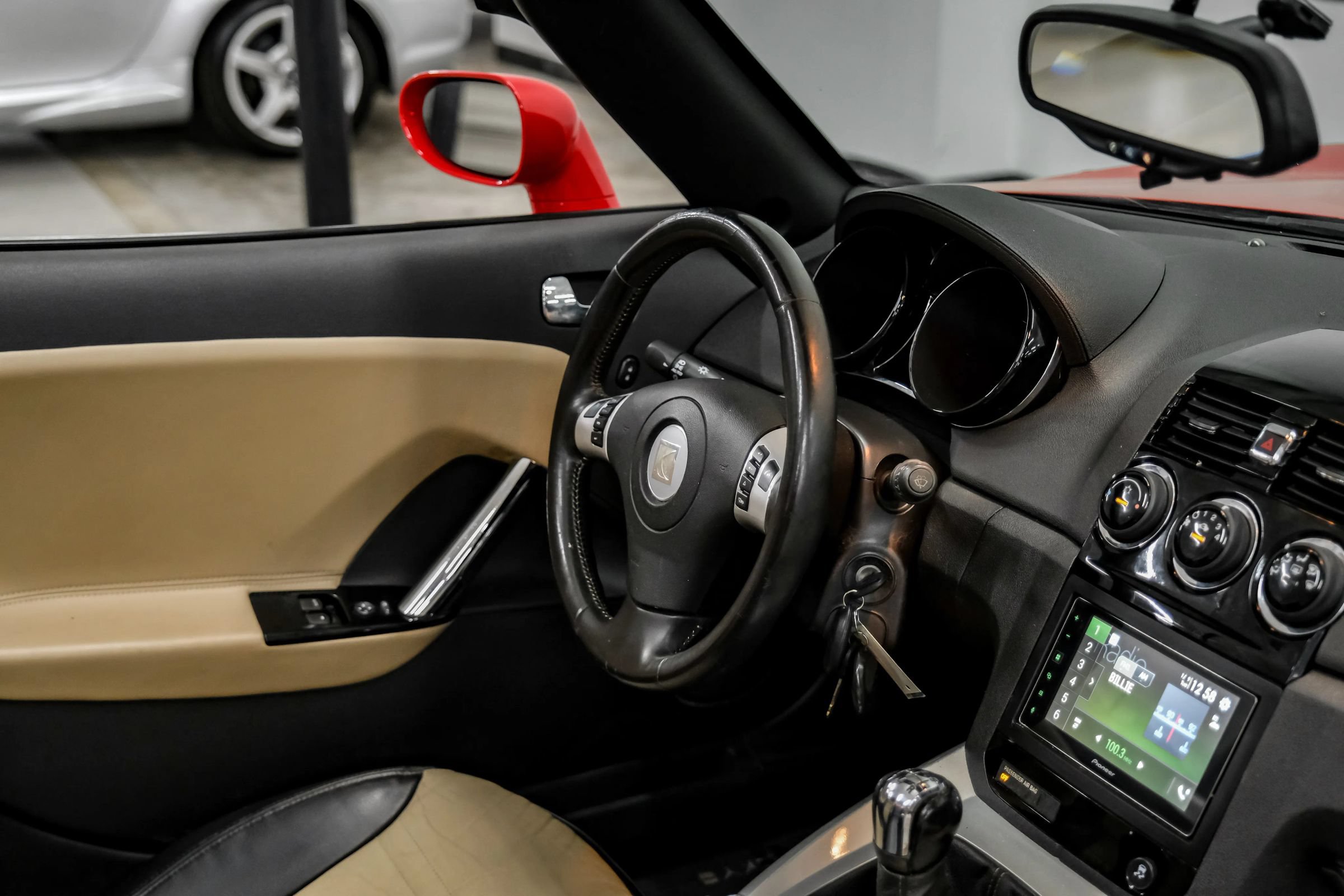 Used 2009 Saturn Sky Red Line RWD image 24